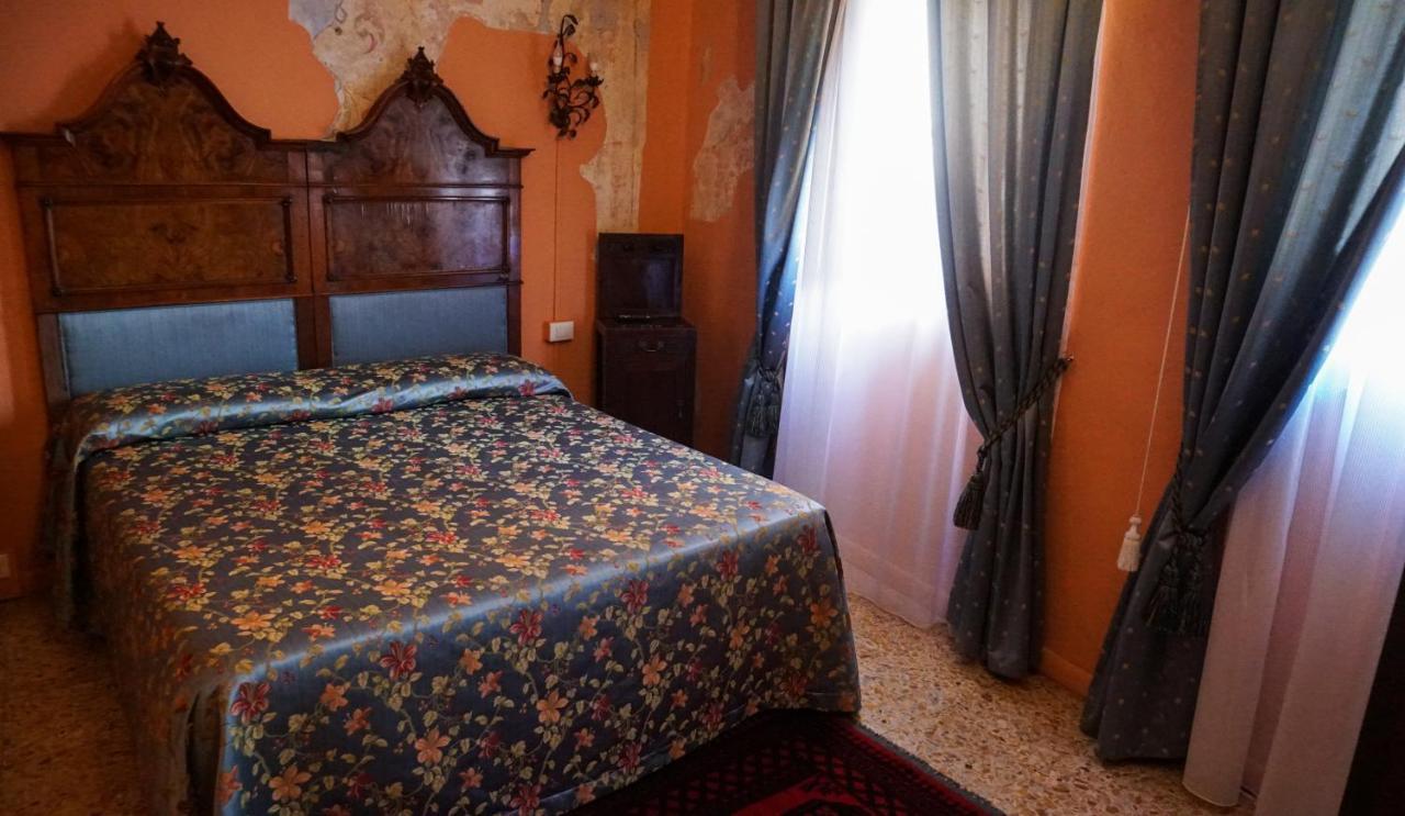 Antica Dimora Della Racchetta Hotell Ferrara Exteriör bild
