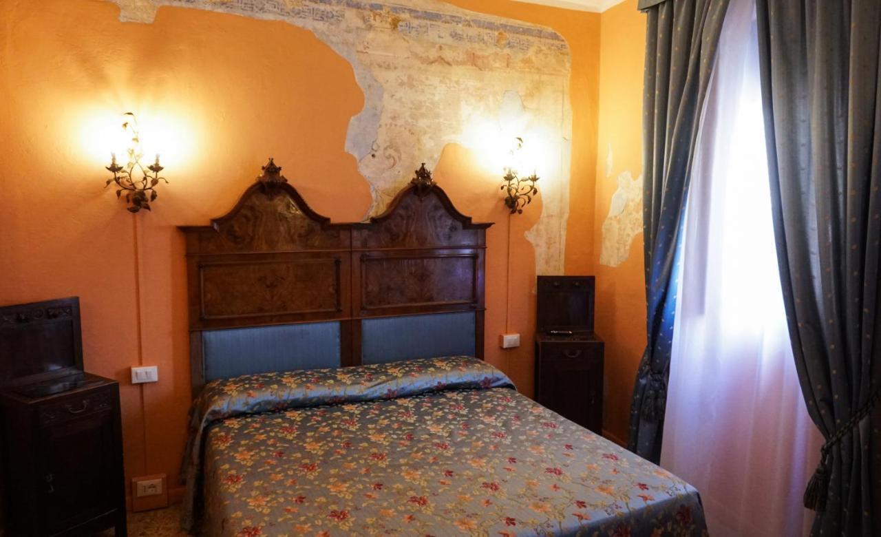 Antica Dimora Della Racchetta Hotell Ferrara Exteriör bild
